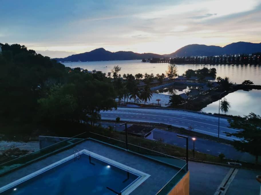 Marina Heights Hotel Residences Lumut Zewnętrze zdjęcie